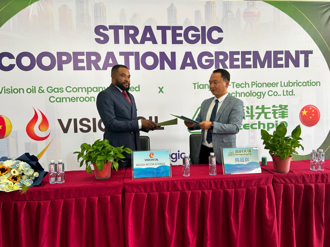Victor Atanga Muzea signing the strategic cooperation agreement with Tianjin Hi Tech Pioneer Lubrication Technology