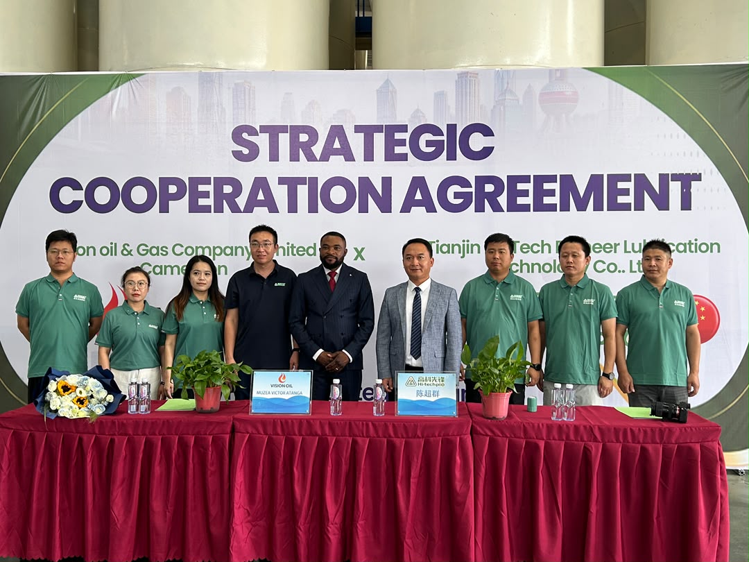 Both delegations after the strategic cooperation agreement signing